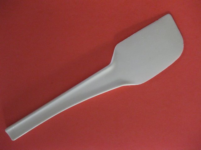 Ustensiles de cuisine- spatules en plastique et en silicone